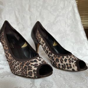 Couture Donald J Pliner sophisticatedleopard pumps